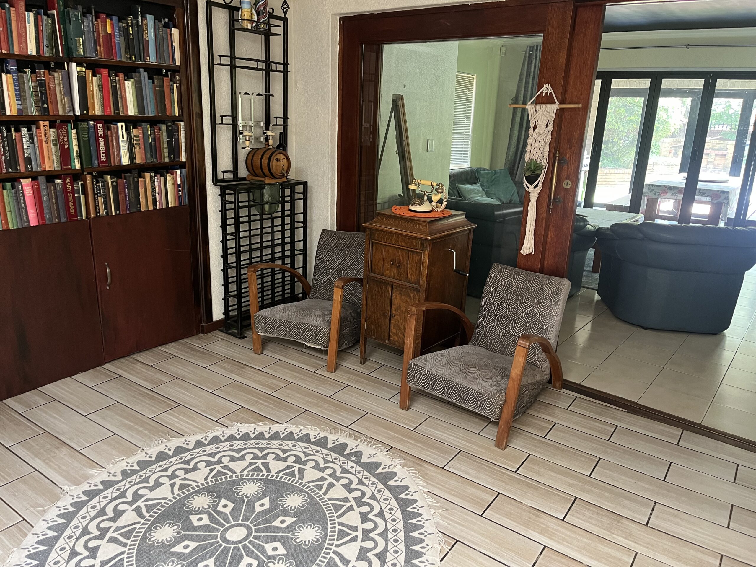 Unit 5: Violet - Luxury Large 2 Bedroom Unit - Sleeps 4 - Image 8